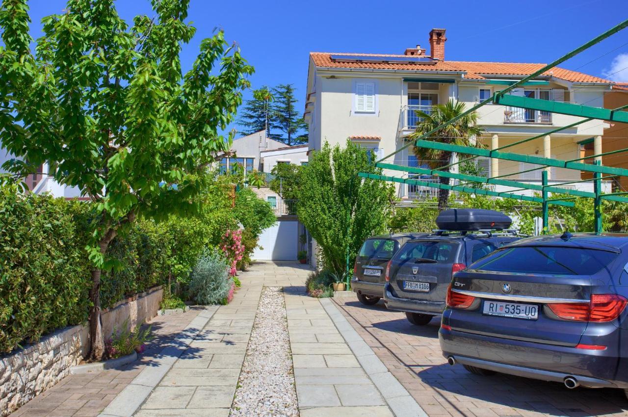 Apartments Adria Danka Krk Town Eksteriør billede