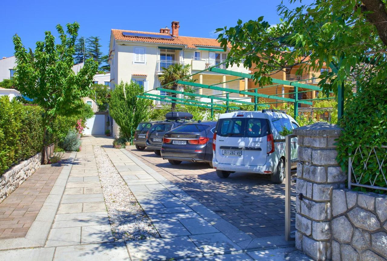 Apartments Adria Danka Krk Town Eksteriør billede